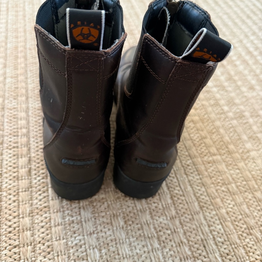 ARIAT HERITAGE BREEZE PADDOCK ENGLISH RIDING BOOTS - ROUND TOE size 8B (narrow) - Picture 6 of 13